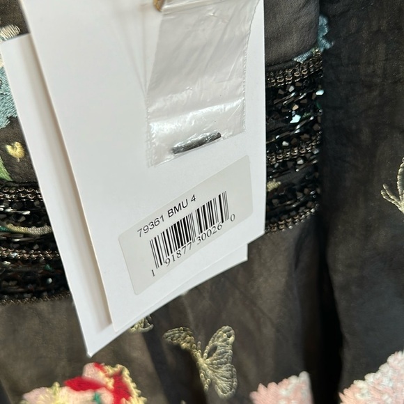 Mac Duggal EMBROIDERED BISHOP SLEEVE V NECK FLOWY GOWN size 4 $798 NEW - Picture 8 of 17